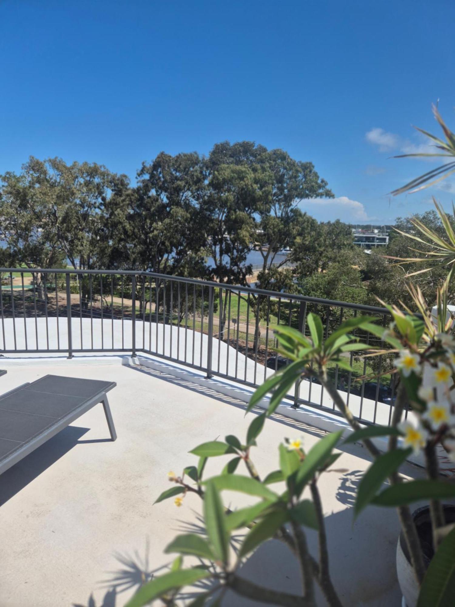 Excellsior Apartments Мулулаба Екстериор снимка